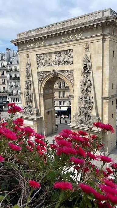 Centre 75002 View Monument